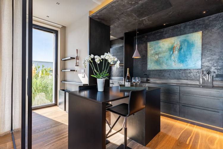 Modern fully equipped kitchen at Villa Belvedere in Padenghe sul Garda