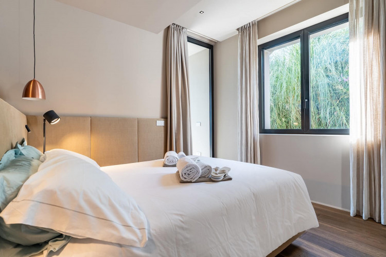 Double bedroom at Villa Belvedere with ensuite bathroom access