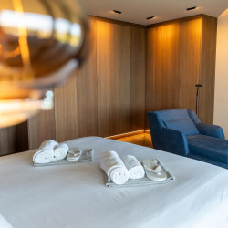 Double bedroom at Villa Belvedere with contemporary decor