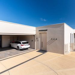 Garage at Villa Belvedere, Padenghe sul Garda
