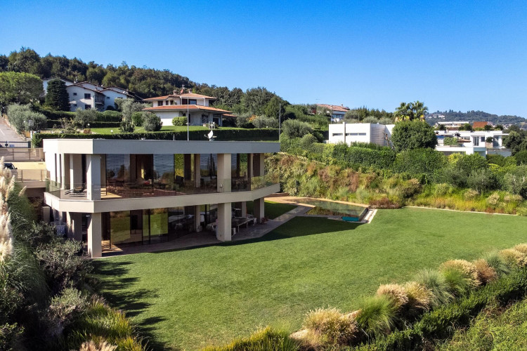 View of Villa Belvedere from the garden