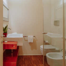 Guest toilet room at Villa Preone, Salò, Lake Garda