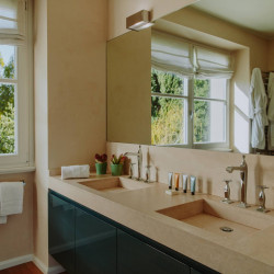 Luxury bathroom at Villa Preone, Salò