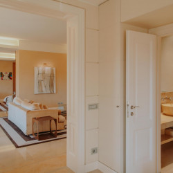 Spacious living room at Villa Preone, Salò, with modern furnishings